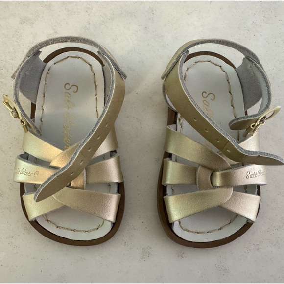 Salt Water Sandals Original Gold Baby Size 4 - Picture 1 of 5